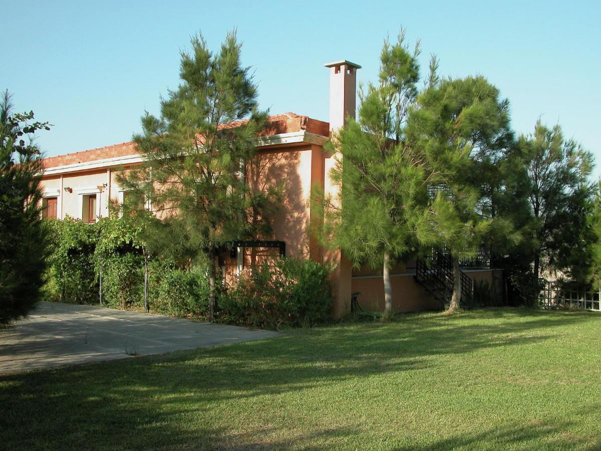 Вилла Sprawling Vlilla In Malades *